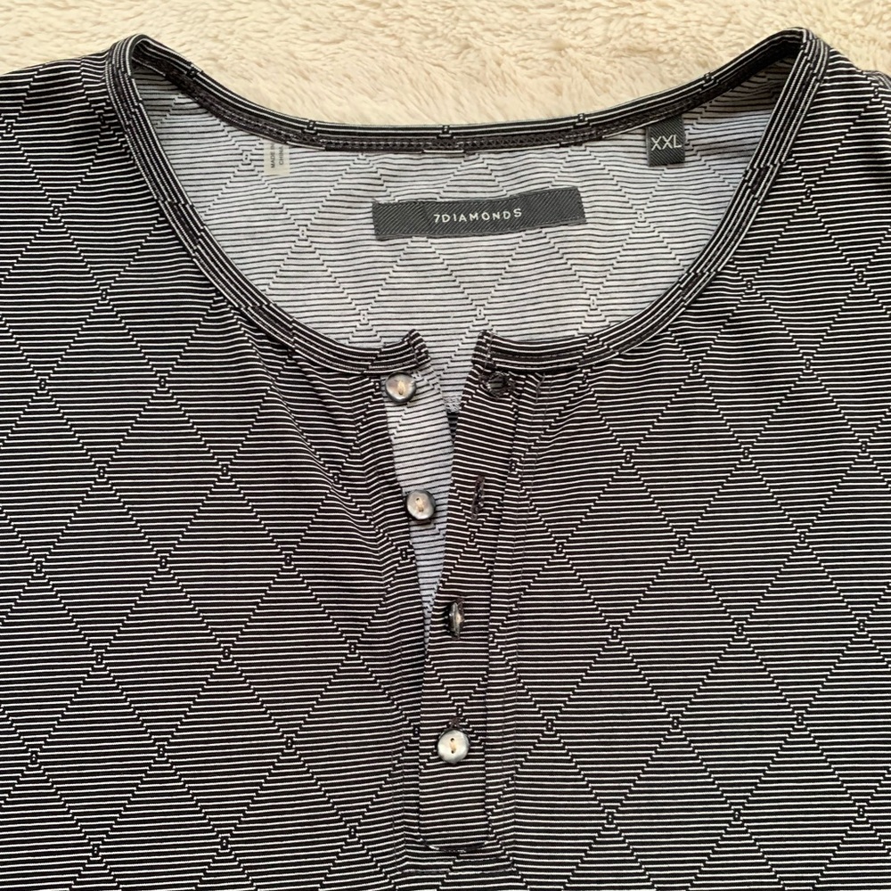 7 Diamonds long sleeve like new!